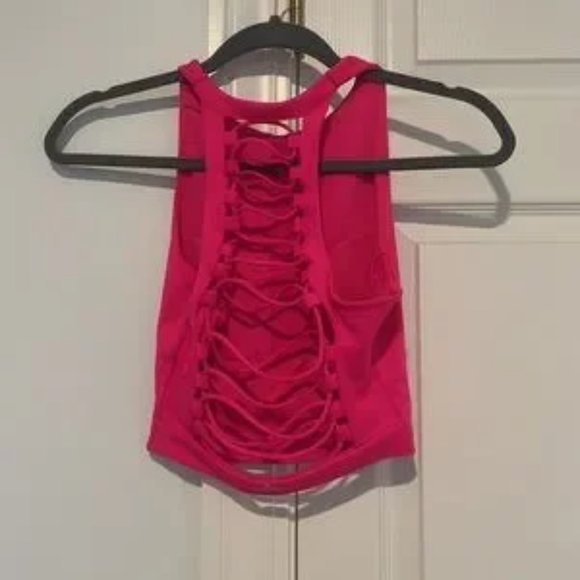 ALO | Crop Tank - Picture 2 of 3